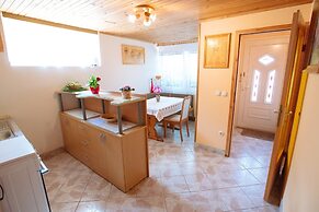 Apartment Jorsi With Mountain View