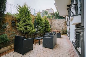 Umut Apartments