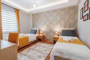 Umut Apartments