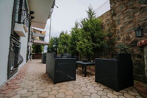 Umut Apartments