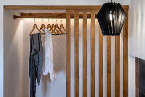 Remezzo Suites
