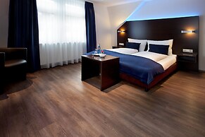 Schlotzeria Hotel I Cafe I Eis