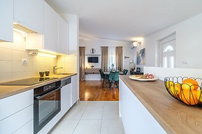 Apartments Tomy