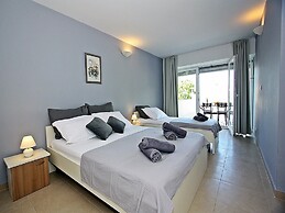 Apartments Tomy