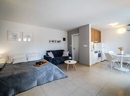 Apartments Tomy