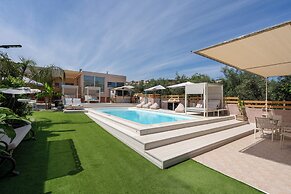 Modular Bungalows With Heated Pool Artemis Greece