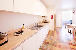 Cruz Apartments