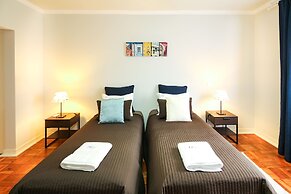 Cruz Apartments