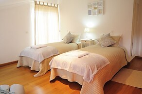 Cruz Apartments