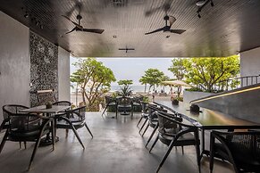 Leaf Beachfront Hotel Da Nang