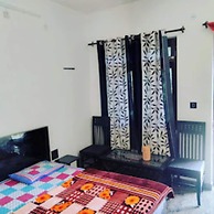 Goroomgo Snow View Guest House Kausani