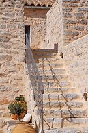 Lithos Stone Suites