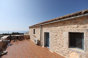 Lithos Stone Suites