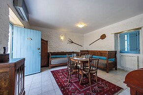 Lithos Stone Suites