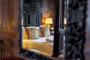 Weston Manor Hotel