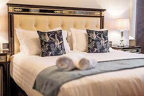 Weston Manor Hotel