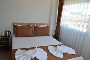 Global 2022 Hotel