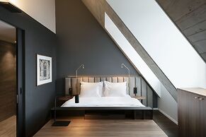 Legend Hotel