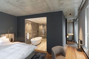 Legend Hotel