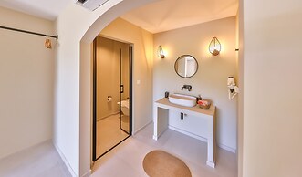Kairos Hotel