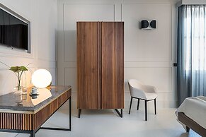 Byssus Suites