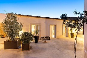 Byssus Suites