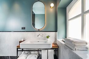 Byssus Suites