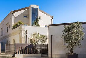 Byssus Suites