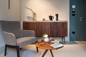 Byssus Suites