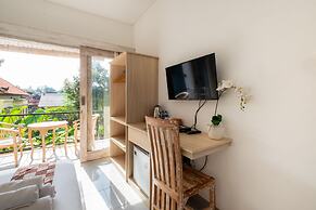 Suweta Homestay by Supala