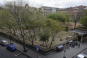New - Walnuttree Double 12 Person Apartment Central in Budapest - Hung
