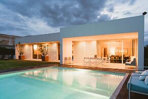 Fantastic Luxury Pool Villa Facing Golf Course