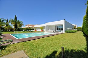 Fantastic Luxury Pool Villa Facing Golf Course