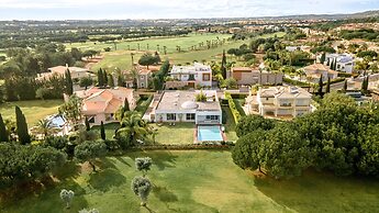 Fantastic Luxury Pool Villa Facing Golf Course