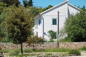 Charming Holiday House Antique, Sleeps 7