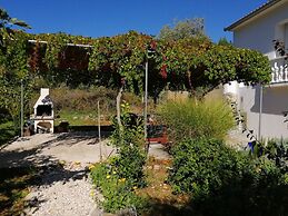 Charming Holiday House Antique, Sleeps 7