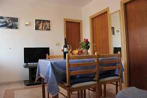 Sea View Apartment Orhideja, Sleeps 4