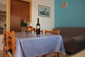 Sea View Apartment Orhideja, Sleeps 4