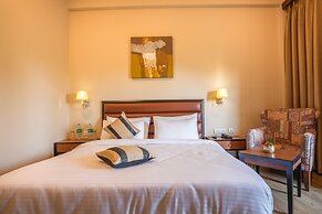 The Lalita Grand