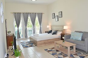 NMR - New Spacious Studio flat