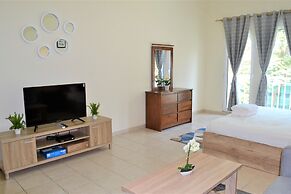 NMR - New Spacious Studio flat