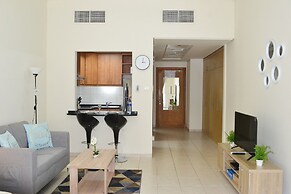 NMR - New Spacious Studio flat