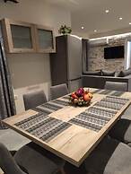 Aqua Luxury Suites Roda