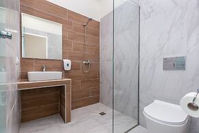 Aqua Luxury Suites Roda