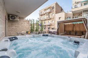 One BDR with a Huge Terrace
