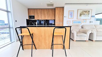 2 Bedroom Penthouse with Parking