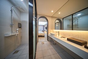 Hotel Hive Inn