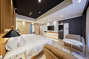 Hotel Hive Inn
