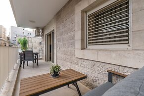 Charming One bedroom with balcony