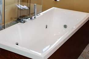 Diamond Suites